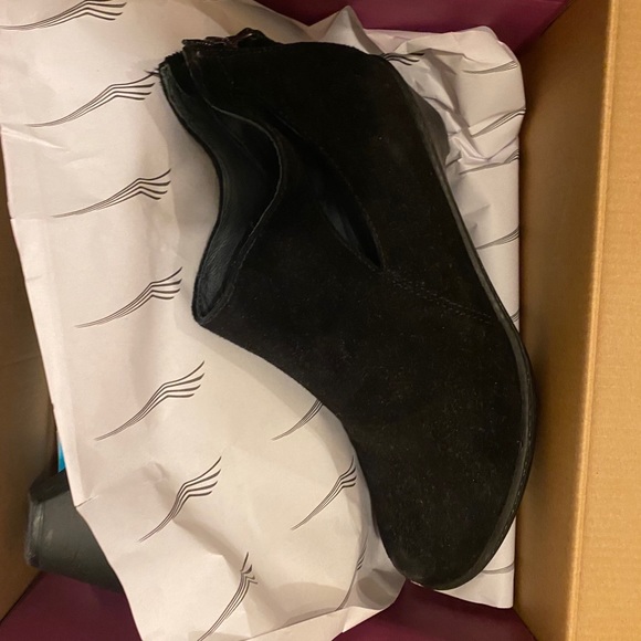 Dansko Shoes - Dansko Bonita kid suede